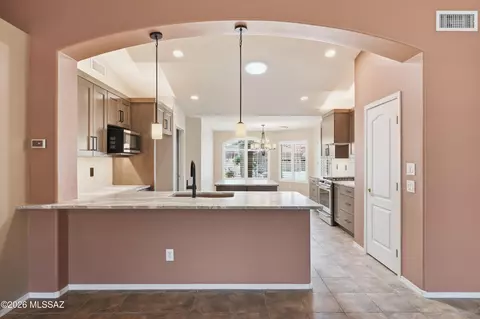 Kitchen - 37814 S Boulder Wind Dr, Tucson, AZ 85739 photo 1 of 5