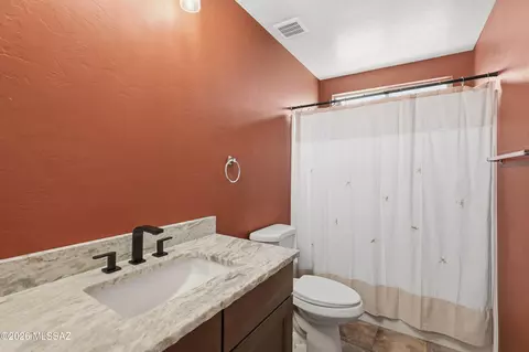 Bath - 37814 S Boulder Wind Dr, Tucson, AZ 85739 photo 2 of 2