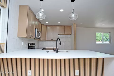 2758 N Dodge Blvd, Tucson, AZ 85716