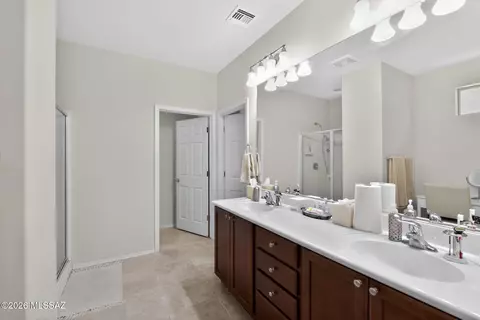 Bath - 14066 E Stanhope Blvd, Vail, AZ 85641 photo 1 of 3