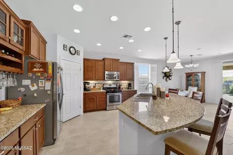 Kitchen - 14066 E Stanhope Blvd, Vail, AZ 85641 photo 3 of 5