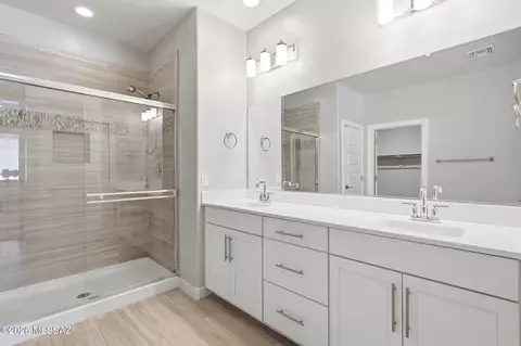 Bath - 13852 E Silver Pine Trl, Vail, AZ 85641 photo 1 of 4
