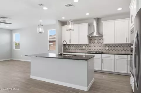 Kitchen - 13852 E Silver Pine Trl, Vail, AZ 85641 photo 4 of 7