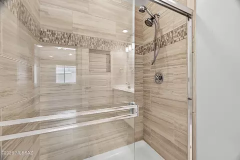 Bath - 13852 E Silver Pine Trl, Vail, AZ 85641 photo 2 of 4
