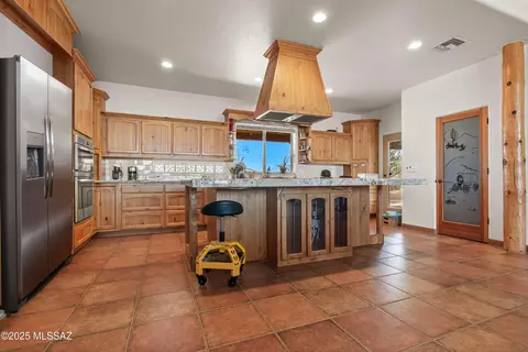 Kitchen - 10426 E Cloudcroft Dr, Hereford, AZ 85615 photo 1 of 4