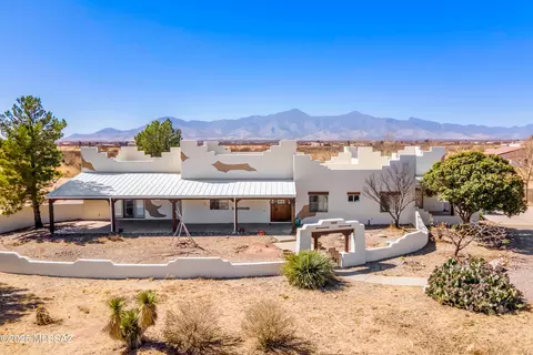 10426 E Cloudcroft Dr, Hereford, AZ 85615