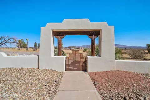 Exterior - 10426 E Cloudcroft Dr, Hereford, AZ 85615 photo 3 of 8