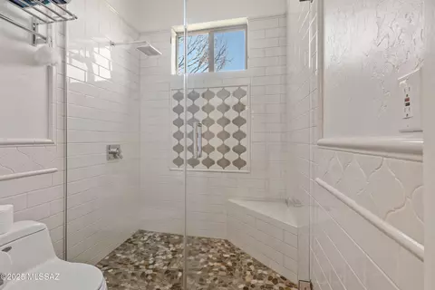 Bath - 10426 E Cloudcroft Dr, Hereford, AZ 85615 photo 6 of 8