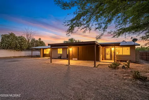 5212 N Whispering Hills Ln, Tucson, AZ 85704