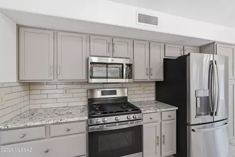 14311 N Choctaw Dr, Oro Valley, AZ 85755