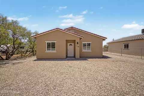 1318 E Suncrest Dr, Tucson, AZ 85756