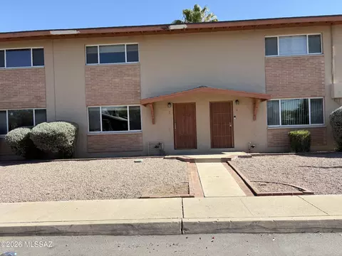 904 N Desert Ave #C, Tucson, AZ 85711