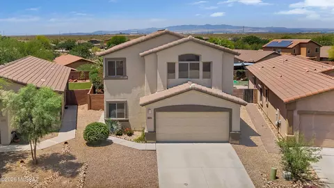 9068 S Whispering Pine Dr, Tucson, AZ 85756
