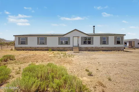 1911 W Thunder Rd, Vail, AZ 85641