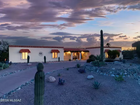 3861 N Crestwood Pl, Tucson, AZ 85750