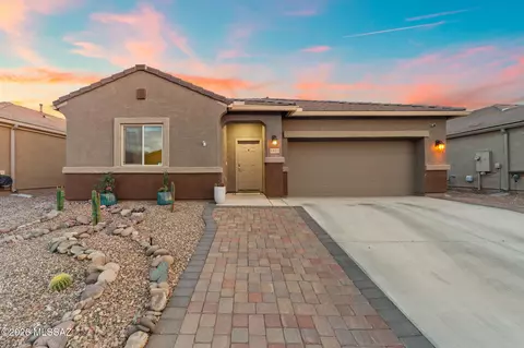 8801 W Red Spike Ice Dr, Marana, AZ 85653
