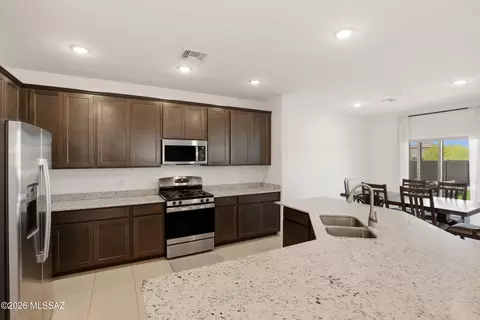 6843 E Paseo Berceo, Tucson, AZ 85756