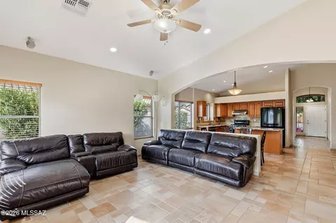 7473 N Clemens Way, Tucson, AZ 85743