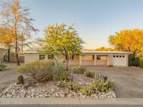 2952 W Avenida Cresta, Tucson, AZ 85745