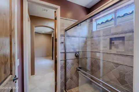 Bath - 3917 E Long Dr, Tucson, AZ 85718 photo 3 of 5
