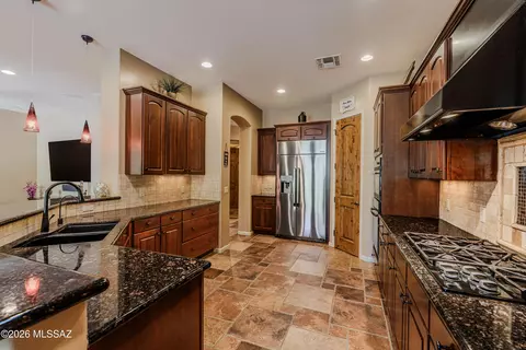 Kitchen - 3917 E Long Dr, Tucson, AZ 85718 photo 3 of 4
