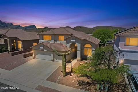 9205 N Sugar Foot Dr, Tucson, AZ 85743