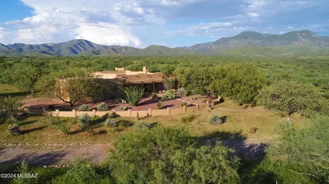 100 Willow Cross Cir, Nogales, AZ 85621