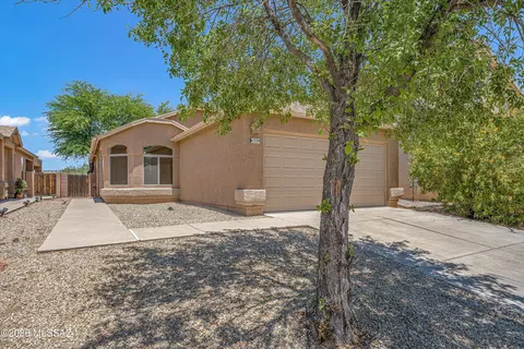 6339 E Garden Stone Dr, Tucson, AZ 85756