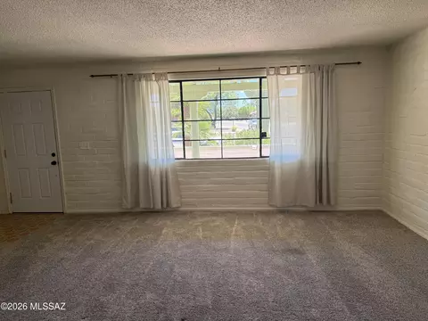 310 S Las Hamacas, Green Valley, AZ 85614