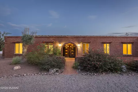 6062 N Camino Arizpe, Tucson, AZ 85718