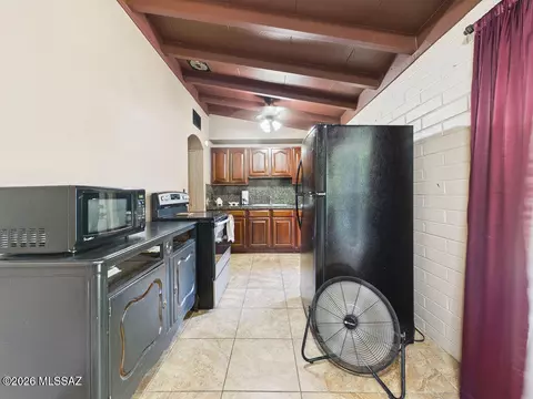 Kitchen - 6656 S Melody Ave, Tucson, AZ 85756 photo 1 of 2