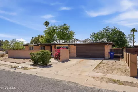 7575 E Logan Dr, Tucson, AZ 85730