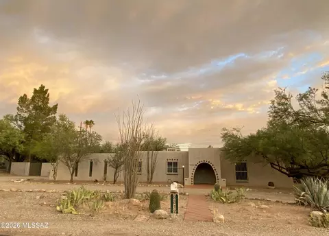 8812 E Snyder Rd, Tucson, AZ 85749