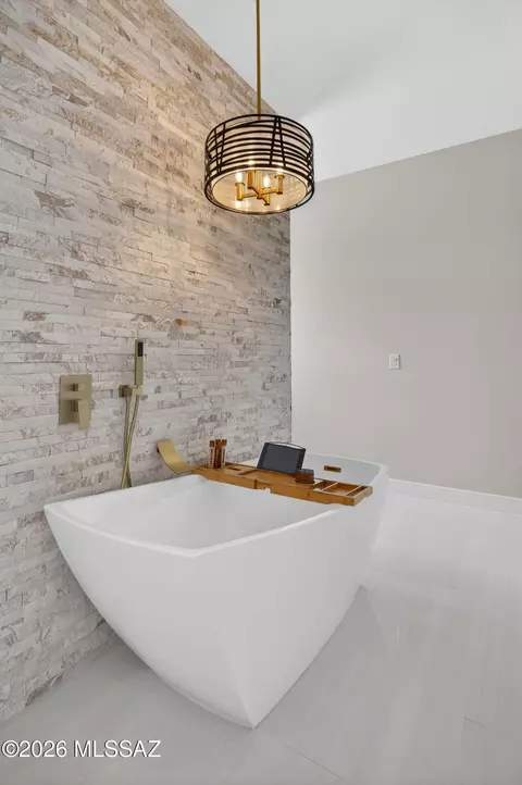 Bath - 14652 E Sands Ranch Rd, Vail, AZ 85641 photo 6 of 10