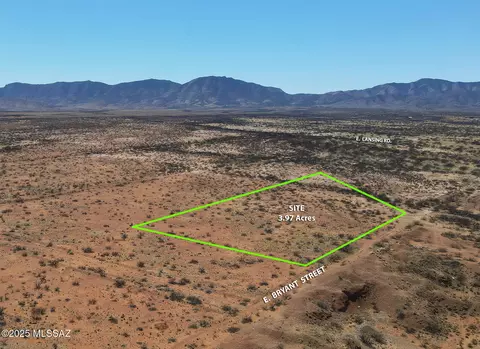4 E Acres E Bryant St, Pearce, AZ 85625