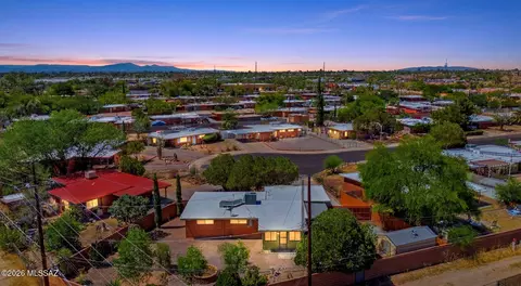 7957 E 19th Pl, Tucson, AZ 85710