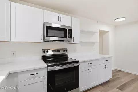 Kitchen - 3550 E Hampton St, Tucson, AZ 85716 photo 4 of 5
