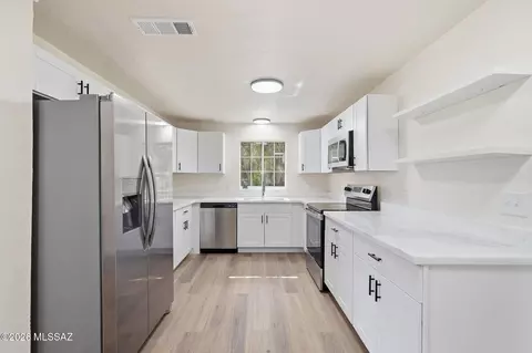 Kitchen - 3550 E Hampton St, Tucson, AZ 85716 photo 1 of 5