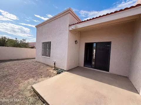 Exterior - 7855 E Roget Dr, Tucson, AZ 85710 photo 2 of 4