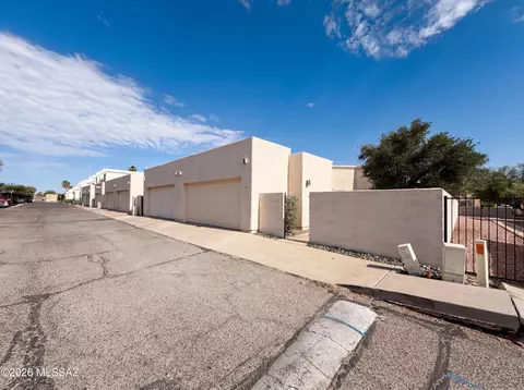 Exterior - 7855 E Roget Dr, Tucson, AZ 85710 photo 4 of 4