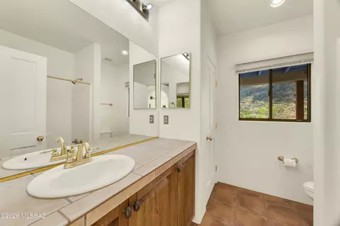 Bath - 12695 Enchanted Trl, Vail, AZ 85641 photo 3 of 3