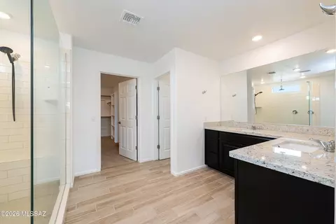 Bath - 12968 E Pantano View Dr, Vail, AZ 85641 photo 2 of 3