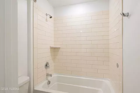 Bath - 12968 E Pantano View Dr, Vail, AZ 85641 photo 3 of 3