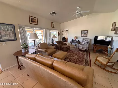 Living - 927 E Christmas Tree Ln, Pearce, AZ 85625 photo 2 of 3