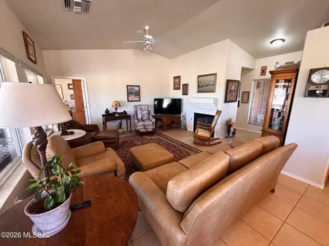 Living - 927 E Christmas Tree Ln, Pearce, AZ 85625 photo 1 of 3