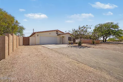 Exterior - 2632 E Spring St, Tucson, AZ 85716 photo 2 of 10