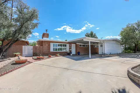 7050 Elbow Bay Dr, Tucson, AZ 85710