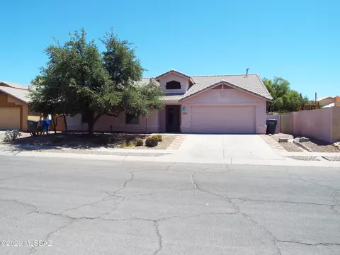 8009 S Castle Bay St, Tucson, AZ 85747
