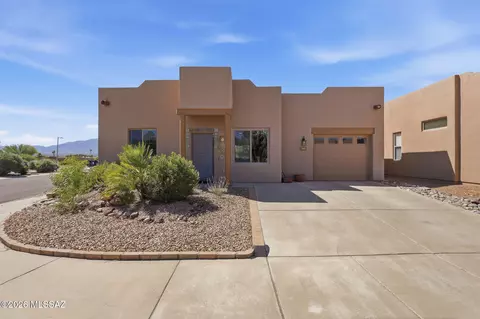 965 W Via Del Placio, Green Valley, AZ 85614