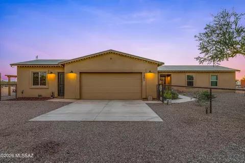 7985 N Pleasant Ln, Tucson, AZ 85743